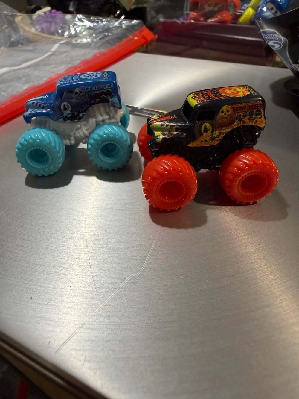 Monster Jam Mini Fire and Ice Grave Digger 2-Pack